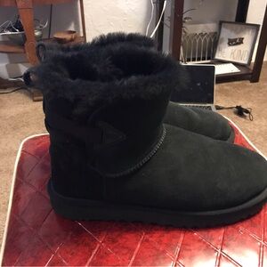 Authentic Uggs. Mini Bailey Flex style. Size 10